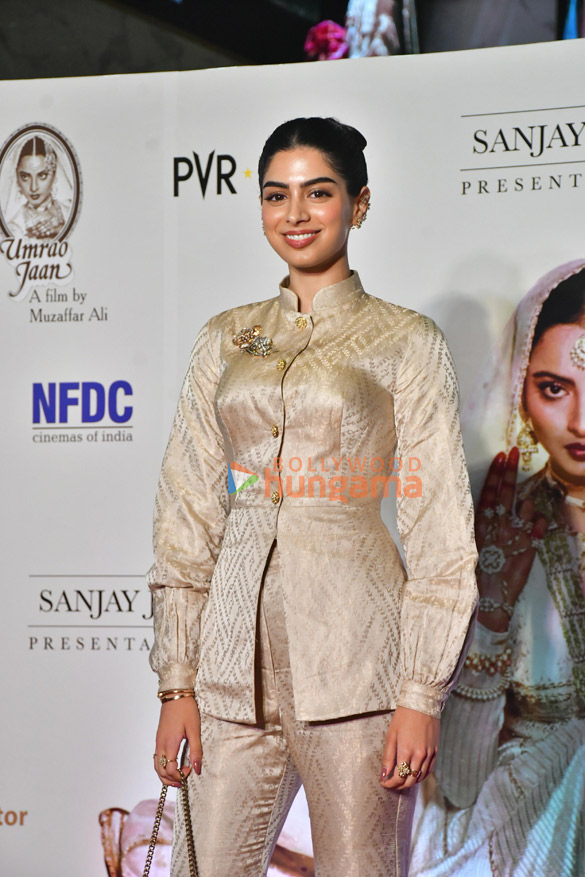 rekha aamir khan a r rahman alia bhatt janhvi kapoor simi garewal and others snapped at the re release premiere of umrao jaan 4