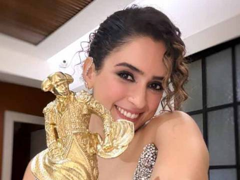 “Extremely grateful for the love”, Sanya Malhotra on winning People’s Choice Star of the Year for ‘Mrs.’ at Bollywood Hungama Style Icons 2025