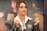 Sonakshi Sinha: “I would watch a horror film with…”