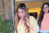 Sshura Khan greets paps as she gets clicked in the city