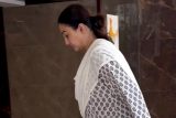Mamma to be Gauahar Khan spotted in hurry