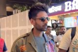 Kartik Aaryan looks handsome as he was spotted at the airport
