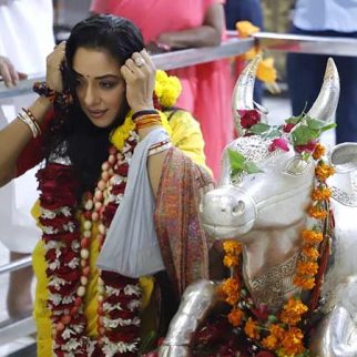 Rupali Ganguly seeks blessings at Mahakaleshwar Temple on Sawan Somwar