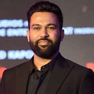 Ali Abbas Zafar reacts to the fierce look of Salman Khan in Battle of Galwan; calls his fanbase ‘the most powerful’