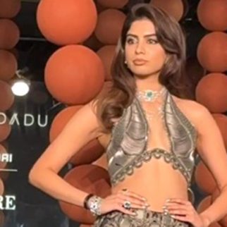 Khushi Kapoor walks the ramp with utmost elegance!