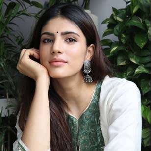 Medha Rana to play leading lady to Varun Dhawan in Border 2