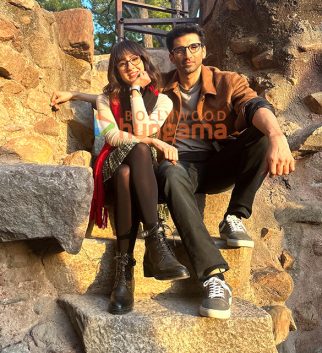 Metro... In Dino on the sets