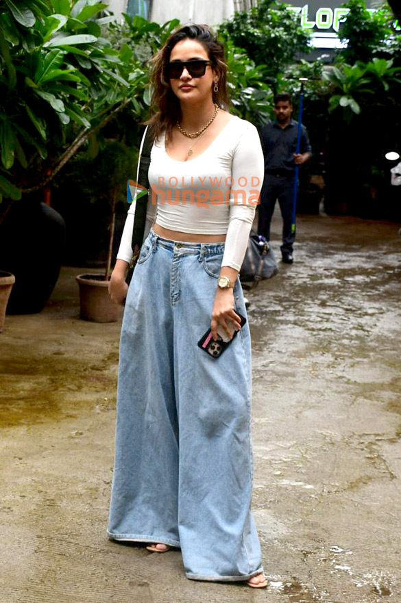 Photos: Aisha Sharma snapped in Bandra Photos: Aisha Sharma snapped in Bandra
