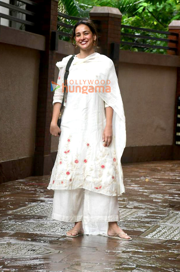 photos aisha sharma spotted outside her residence in bandra 3