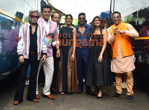photos ajay devgn mrunal thakur ravi kishan and others snapped promoting son of sardaar 2 on the sets of the kapil sharma show 2