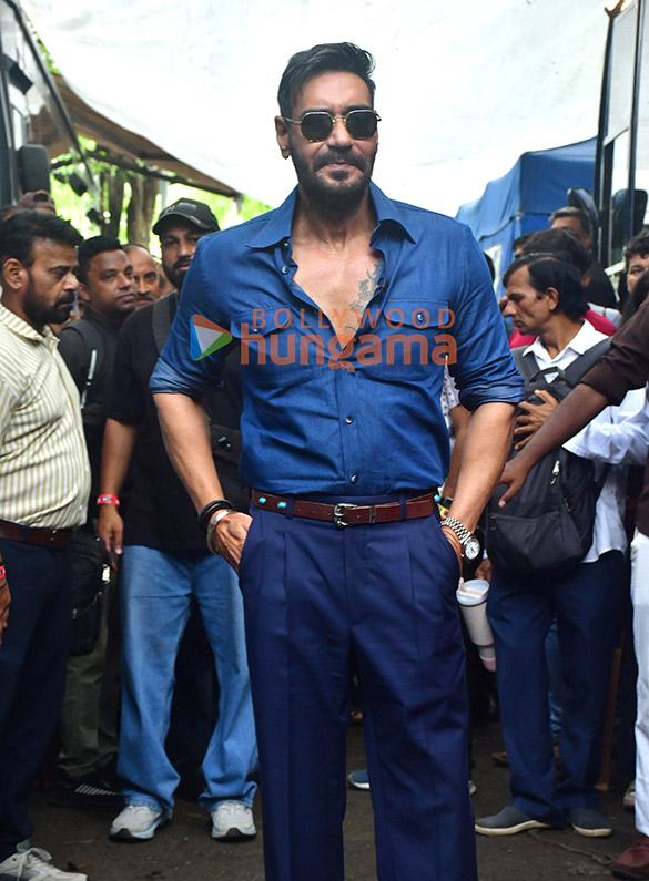 photos ajay devgn mrunal thakur ravi kishan and others snapped promoting son of sardaar 2 on the sets of the kapil sharma show 4