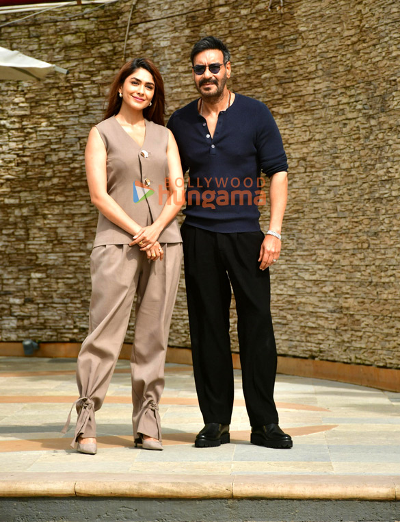 photos ajay devgn and mrunal thakur snapped promoting their film son of sardaar 2 1