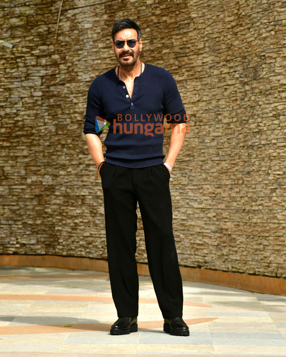 photos ajay devgn and mrunal thakur snapped promoting their film son of sardaar 2 5