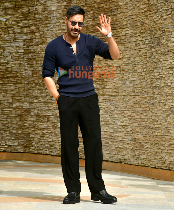 photos ajay devgn and mrunal thakur snapped promoting their film son of sardaar 2 6