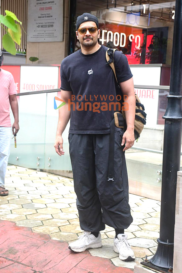 photos ali fazal spotted outside a mall in bandra 3