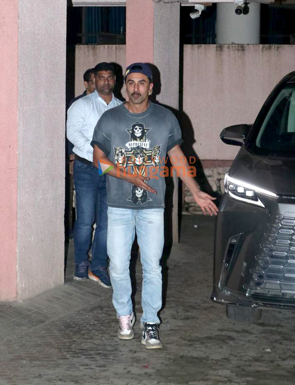 photos alia bhatt and ranbir kapoor snapped at sanjay leela bhansalis house in juhu 2
