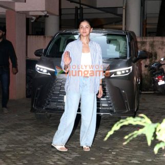 Photos: Alia Bhatt snapped at Sanjay Leela Bhansali's house in Juhu