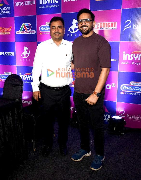 photos anup jalota gayatri asokan devangana chauhan and others snapped at kailash khers birthday celebration at 9th edition of nayii udaan 21