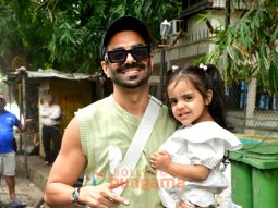 Photos: Aparshakti Khurana snapped in Juhu
