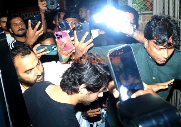 photos aryan khan snapped at a dubbing studio in bandra 1