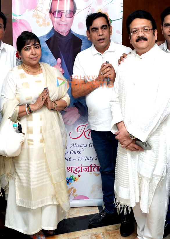 photos deepak parashar jackie shroff poonam dhillon hema malini and others pay tribute to dheeraj kumar 13