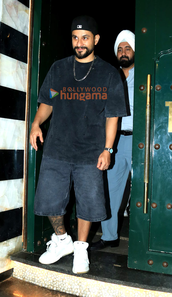 photos kunal kemmu soha ali khan neha dhupia and angad bedi snapped at torii restaurant in bandra 3