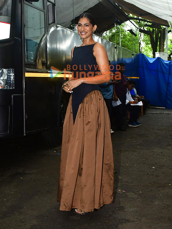 photos mrunal thakur ravi kishan and kubbra sait snapped promoting son of sardaar 2 on the sets of the kapil sharma show 3