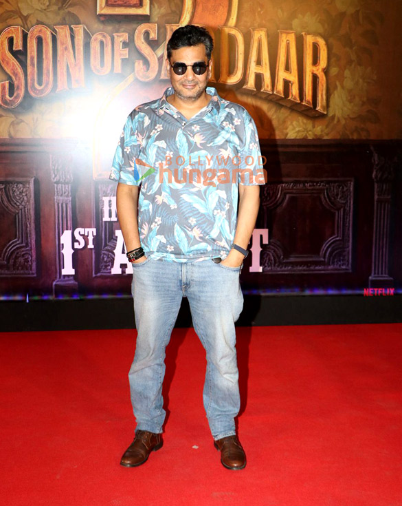 photos mrunal thakur roshni walia chunky panday and others grace the premiere of son of sardaar 2 1011 6