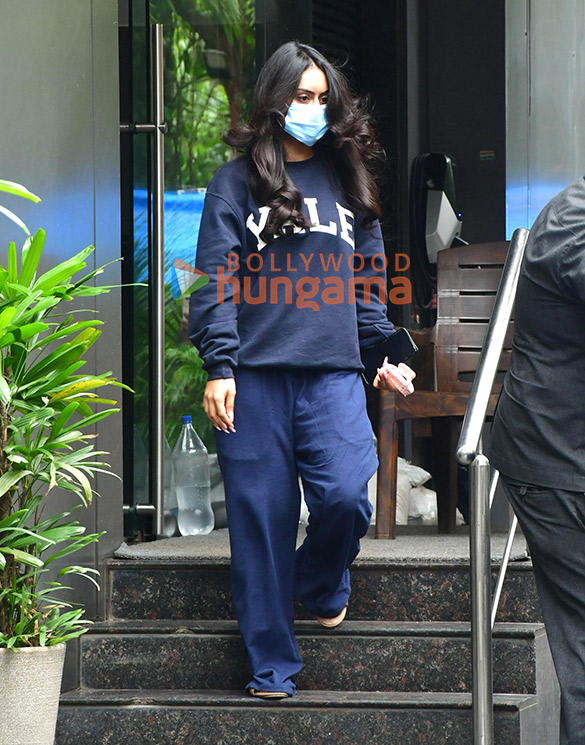 photos nysa devgan snapped in juhu 3