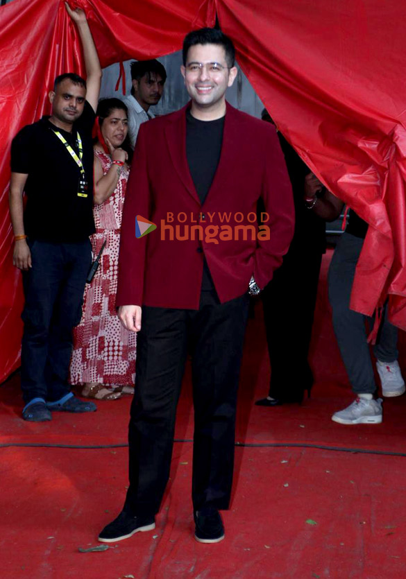 photos parineeti chopra and raghav chadha snapped shooting for a special episode of netflixs the great indian kapil show 4