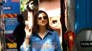 Photos: Parineeti Chopra snapped in Andheri