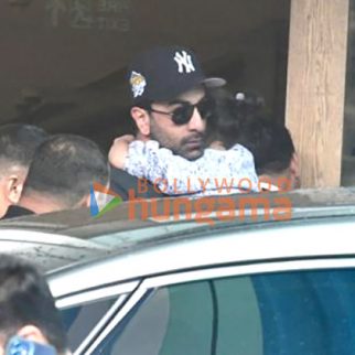 Photos: Ranbir Kapoor snapped with his daughter at the Kalina airport