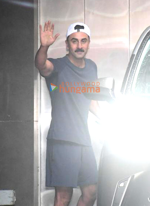photos ranbir kapoor spotted outside a clinic in bandra 1 2