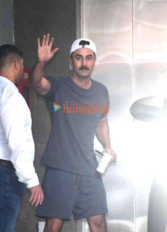 photos ranbir kapoor spotted outside a clinic in bandra 3 2