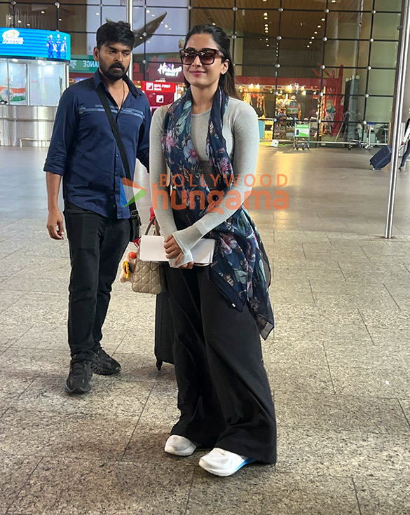 photos rashmika mandanna anupam kher shubhangi and others snapped at the airport 5