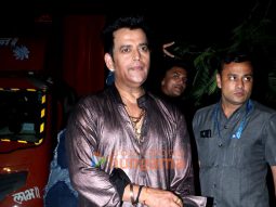 Photos: Ravi Kishan snapped at a shoot location