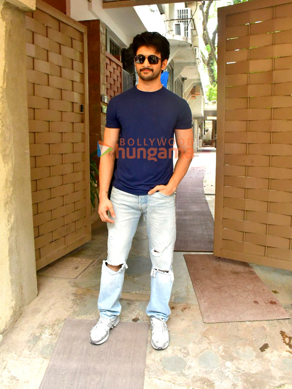 photos rohit saraf snapped in juhu 2