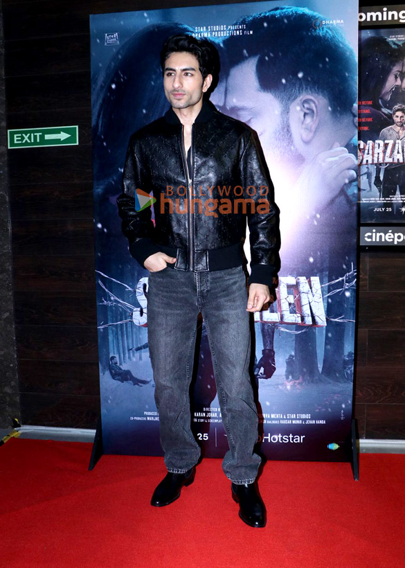 photos sara ali khan anjini dhawan and others grace the premiere of sarzameen 1042 4