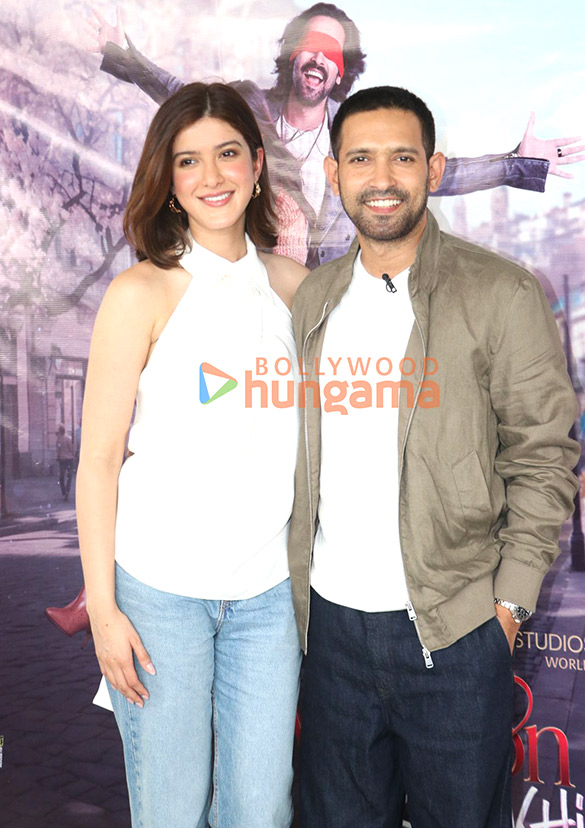 photos shanaya kapoor and vikrant massey snapped promoting aankhon ki gustaakhiyan 2