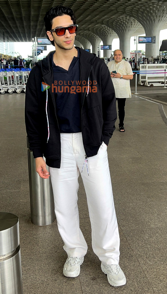 photos shilpa shetty and vedang raina snapped at the airport 2