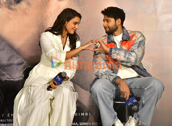 photos siddhant chaturvedi triptii dimri karan johar and others grace the trailer launch of dhadak 2 3