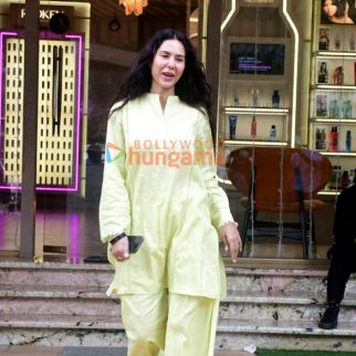 Photos: Sonam Bajwa snapped outside a salon in Khar