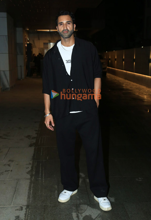 photos sonnalli seygall amyra dastur and others snapped in santacruz 10