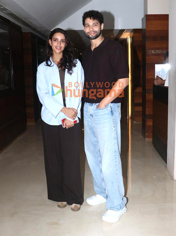 photos triptii dimri and siddhant chaturvedi in bandra 2