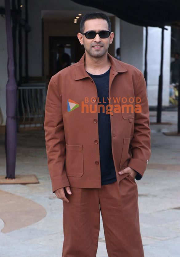 photos vikrant massey and shanaya kapoor snapped promoting aankhon ki gustaakhiyan at sun n sand in juhu 3