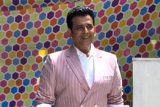 Ravi Kishan papped in a perfect suit