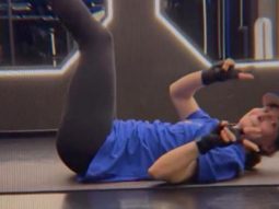 Elli AvrRam & her super stretching!