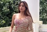 Janhvi’s goofy mood amid Param Sundari promotions