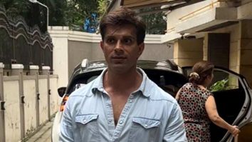 Karan Singh Grover looks dashing in denims