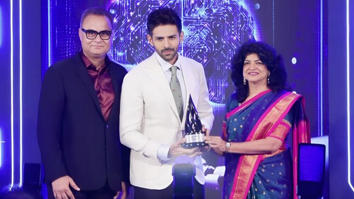 Kartik Aaryan bags IAA Brand Endorser of the Year | IAA Leadership Awards Kartik Aaryan bags IAA Brand Endorser of the Year | IAA Leadership Awards